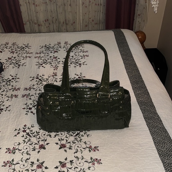 Liz claybourn green purse - Picture 4 of 4